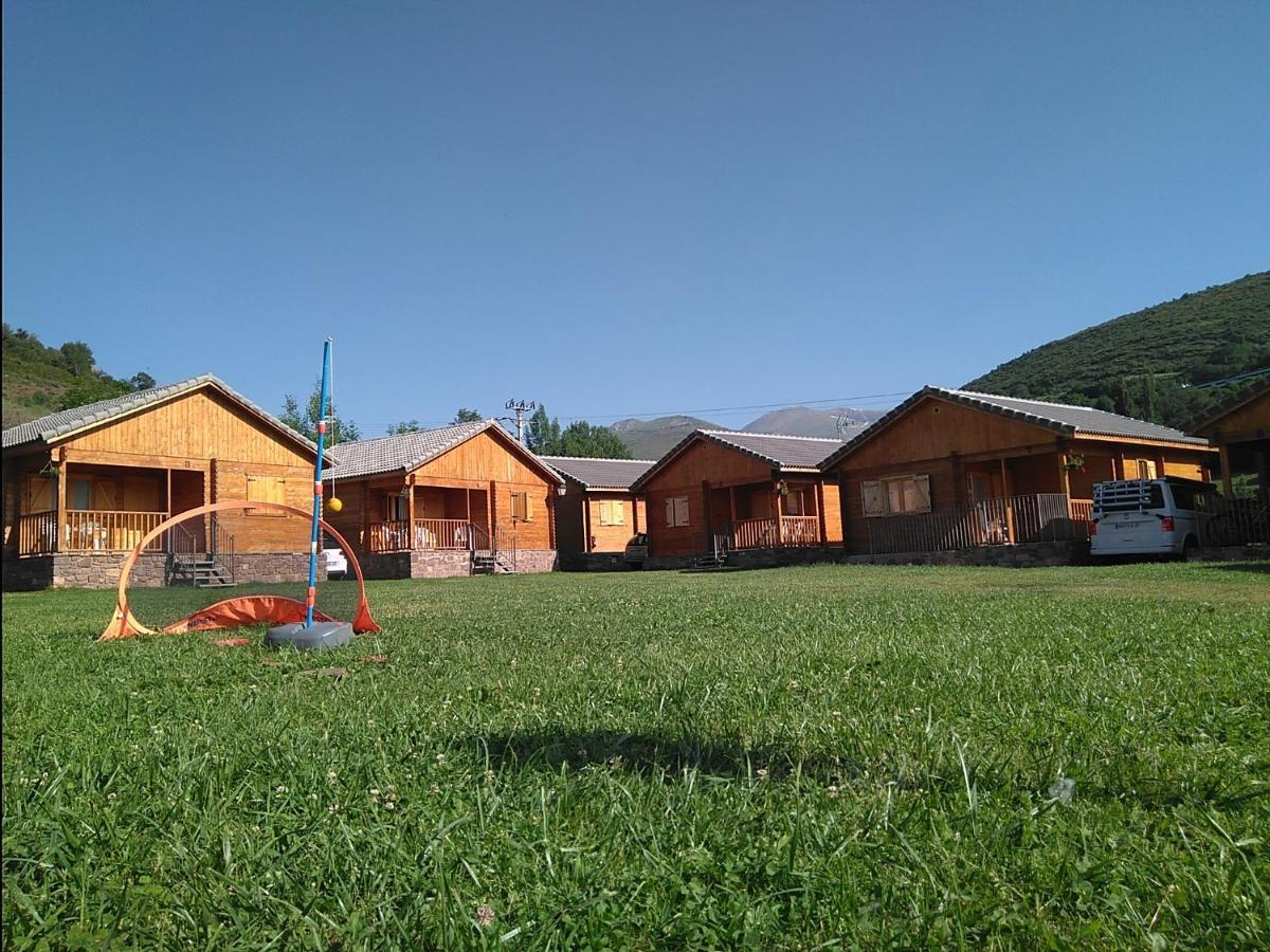 Bungalows Laspaúles エクステリア 写真